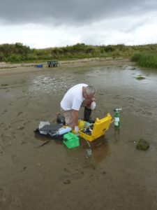 Irv using the Cohesian Strengh Meter to measure sediment stability in the Eden Estuary