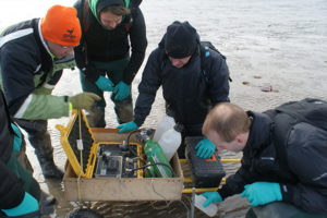 Students get to grips with a CSM in freezing temperatures